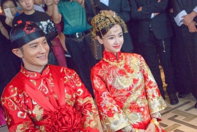 黄晓明撇蜜月忙工作 :赚钱为Baby买游戏币