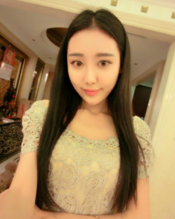 女主播豪宅曝光:玩老虎 最高月入50万