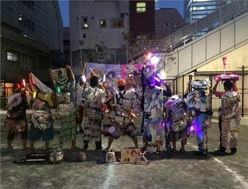 熊孩子弄坏奥特曼手办 宅男大怒引发信仰大战