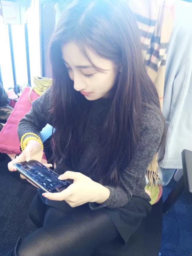 美女营销已然老套路? 军事手游玩出新花样