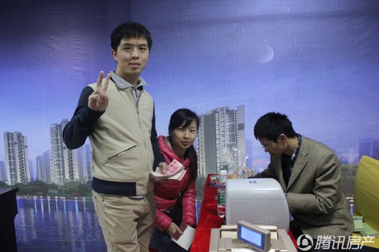 12月7日滨江首府在吉安市城南体育馆耀世开盘