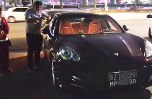 保時捷在珠海被猛撞 女司機不要對方賠一分錢