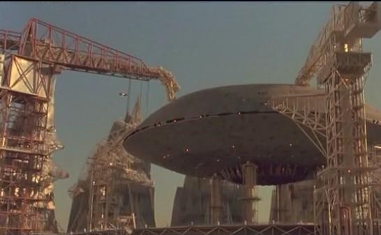 美国公布外星人尸体和坠毁的飞碟照片