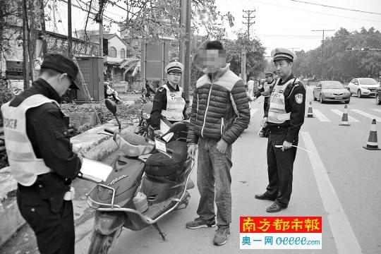 蓬江“老熟人”又栽了 一年被拘3次