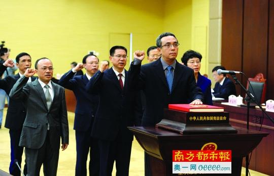 摘要]同时,陈如桂已任广州市委副书记,被免去副市长伟务.