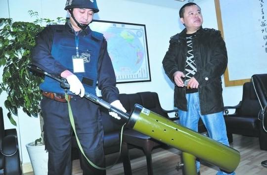 广州押运员枪支走火爆头 家属质疑为何会走火