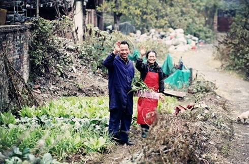 夫妻俩靠回收废品送儿子去德国留学读博士_大