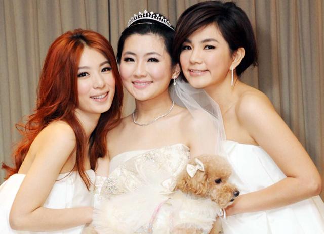 e的成员之一任家萱(selina)由出道至今,脸型都是偏圆的,面颊肉嘟嘟