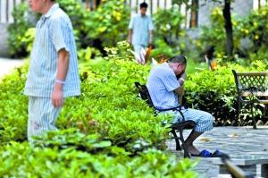 佛山48歲女子一聲不吭掏出羊角錘直接砸向醫(yī)生