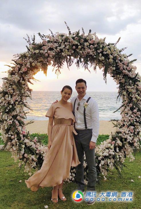 胡杏儿产子后做瑜珈 叹不及当年《肥田》减肥