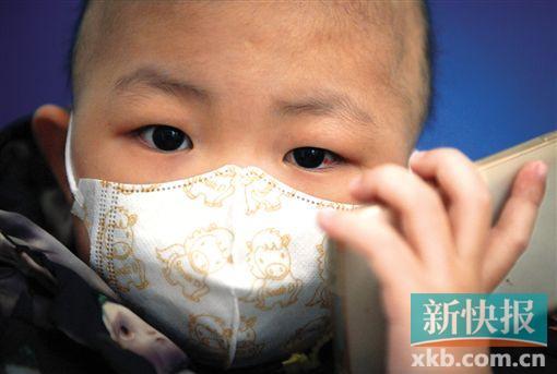 廣州爸爸一路艱辛熬到34歲結(jié)婚生子卻又遭遇悲劇