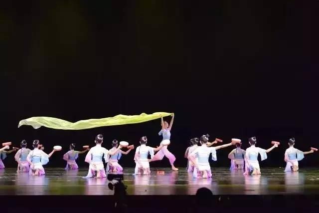 宝安区实验学校舞蹈队在全国舞蹈大赛获金奖