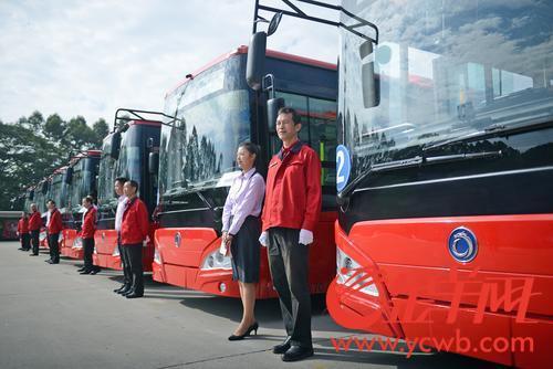 首批438台纯电动公交黄埔开跑 明年将全部投放营运
