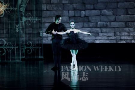 黑天鹅电影解析