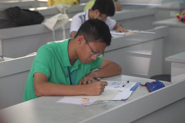 高考英语听说考试