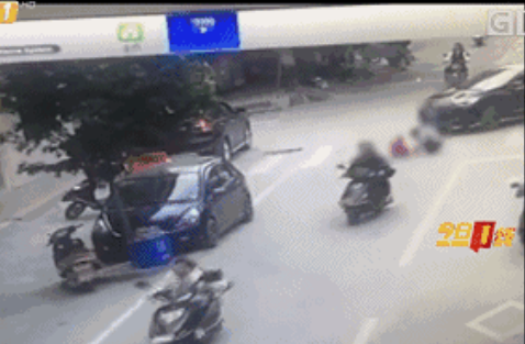 廣東母子疑路中蹲下系鞋帶，瞬間遭碾壓