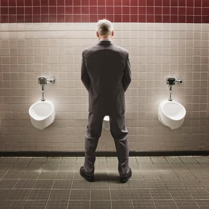 男性四个正确排尿方式可减少多种疾病的发生_大粤网_腾讯网
