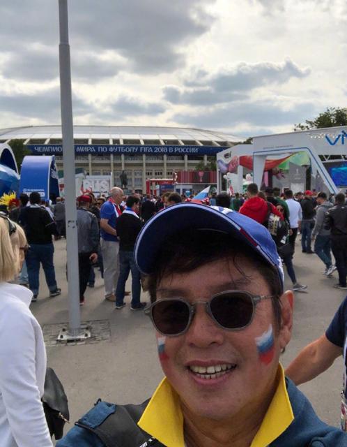 热捧世界杯 Eason校长洗手间相遇