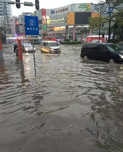 广东12市县发布暴雨预警 广州迎33年最早雷电