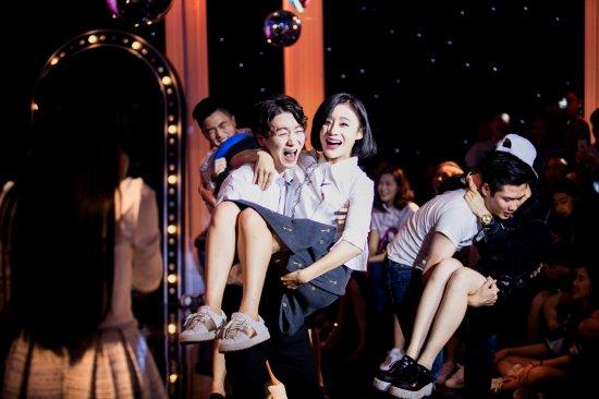 《一年级》收视三连冠 旁听生奋进拼搏感动观