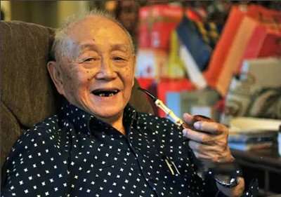 图为中国美术界泰斗黄永玉大师 图为中国美术界泰斗黄永玉大师