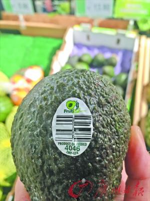 贴个两分钱的标签 国产水果摇身变进口水果