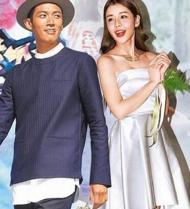  柯震东李毓芬 被抓包 穿情侣装疑泄甜蜜恋情_大