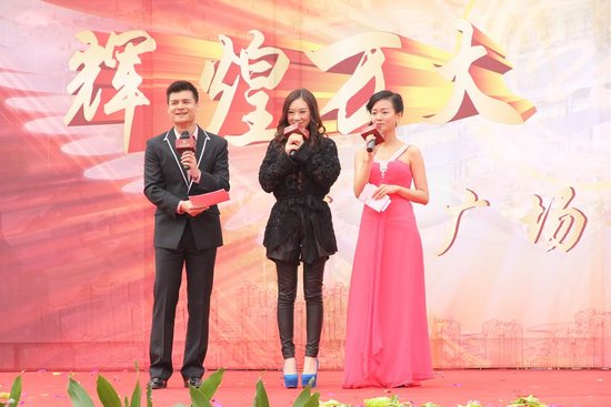 《中国好声音》学员妞妞亮相广州 被淘汰再出