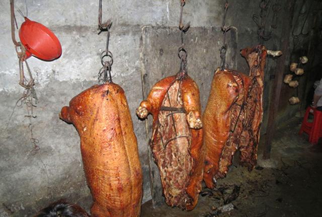 广州黑市日产千斤烧猪肉流往菜市场