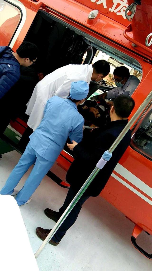 两游客景区重伤 广东人保财险大年初一紧急出动直升机救援