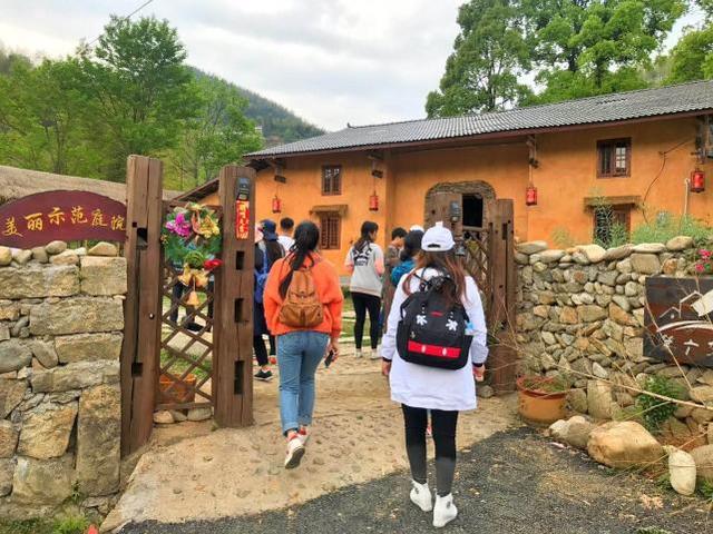从小山村"变形记"看明月山乡村旅游振兴