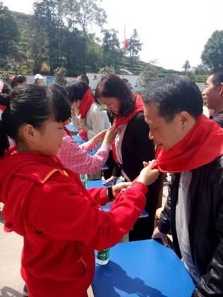 东南汽车首站爱心捐书活动启程_大粤网_腾讯