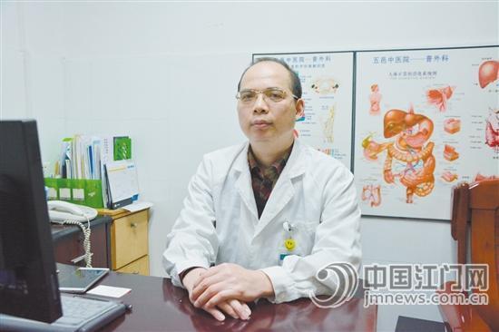 43岁男子颈部长篮球大肿瘤来江门求医 一个半