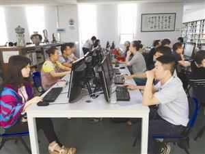 直击深圳中考阅卷 那么多份试卷怎样保证宽严