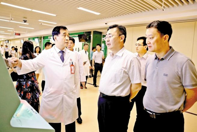 王宏彬率队到中山大学附属第七医院调研并召开