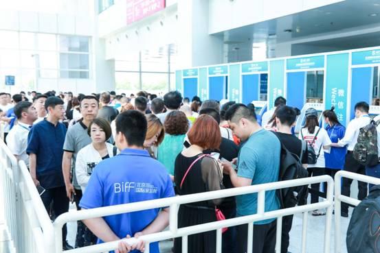 2018北京国际家居展暨智能生活节盛大开幕，首日突破6万人次