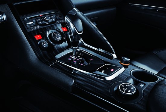 怎样开手动挡才不熄火 手动挡汽车启动熄火