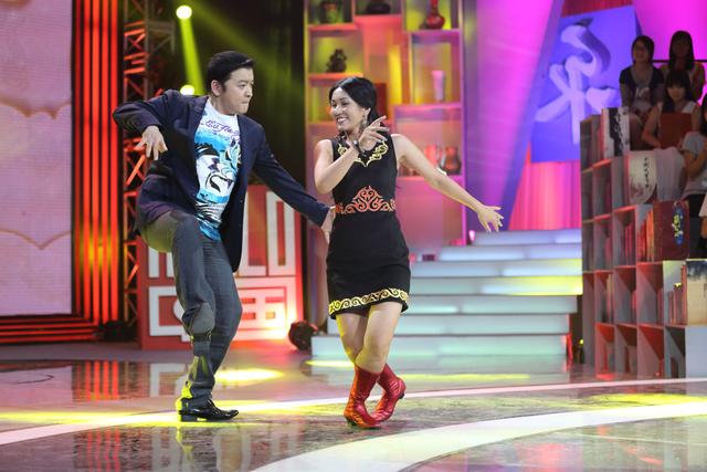 “吸星大法”现《Hello中国》 欧哥跳江南PK鸟叔_大粤网_腾讯网