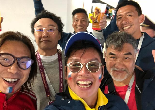 热捧世界杯 Eason校长洗手间相遇