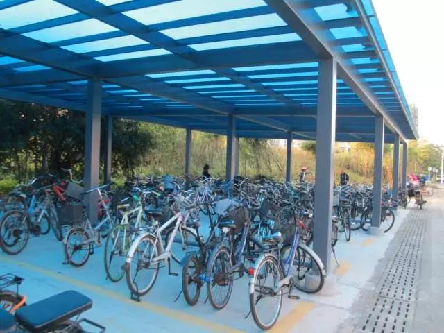 番禺地铁大学城南站投入室内自行车停车场
