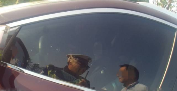 深圳老板去珠海出差 一下高速就被查