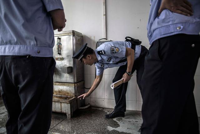 艾滋病戒毒所专管警察:威武帅气却难找对象