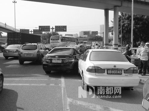 深圳男子4年故意撞车334次 骗保近百万