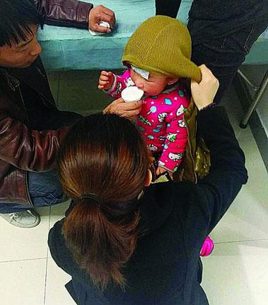 婴儿在飞机上发高烧 惠州机场申请航班提前着