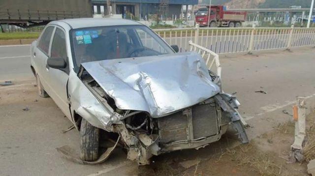 珠海95后男子剛拿駕照9個(gè)月 5.5萬元打水漂