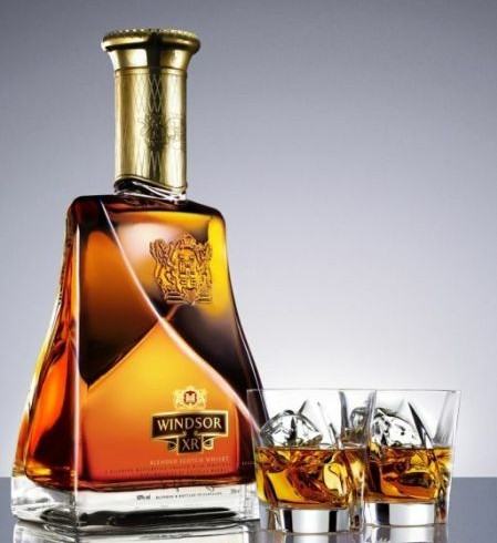 重现19世纪初风格的尊尼获加"蓝牌"威士忌(johnnie walker blue label