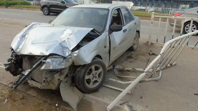 珠海95后男子剛拿駕照9個(gè)月 5.5萬元打水漂