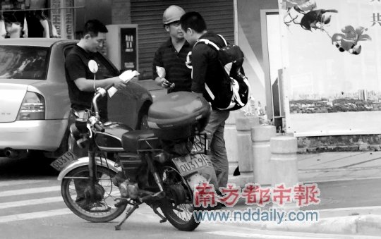 深牌奥迪车汕头国道出事故图片