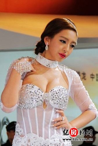 真正的童颜巨乳3图片