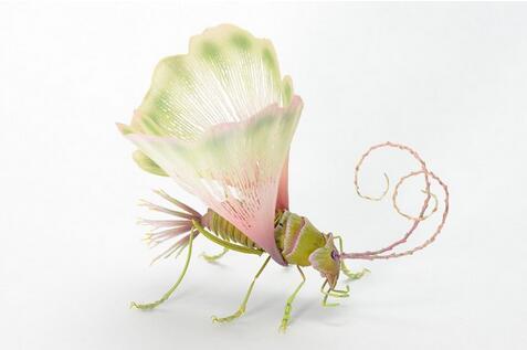 日本艺术家Hiroshi Shinno创作的仿真昆虫雕塑